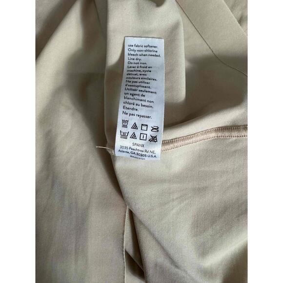 Spanx Beige‎ Nude Scoop Neck Sleeveless Smoothing Tank Top Size Medium - Picture 6 of 7